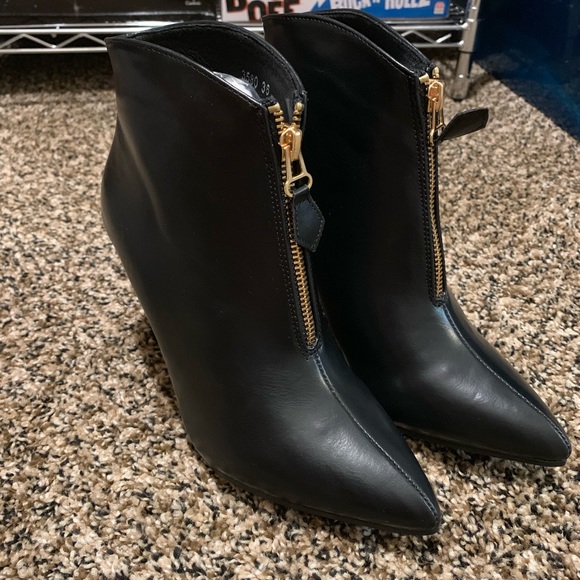 Pointed toe booties - Picture 2 of 5